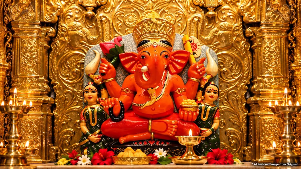 मुंबई के सिद्धिविनायक मंदिर की गणपति जी की मूर्ति की AI Restored Image